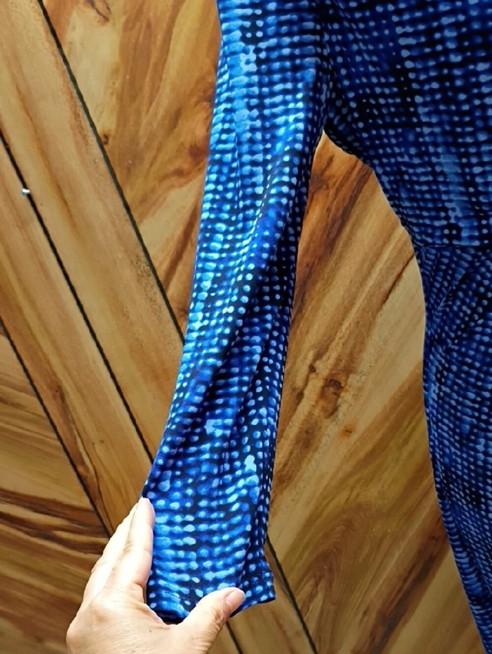 Lauren Ralph Lauren Blue Patterned Wrap-Style Midi Dress Size 8 - Picture 4 of 9
